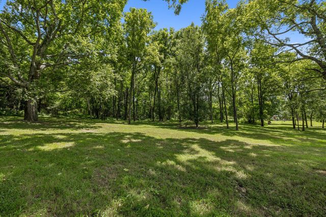 670 Northridge Rd, Columbia, TN 38401