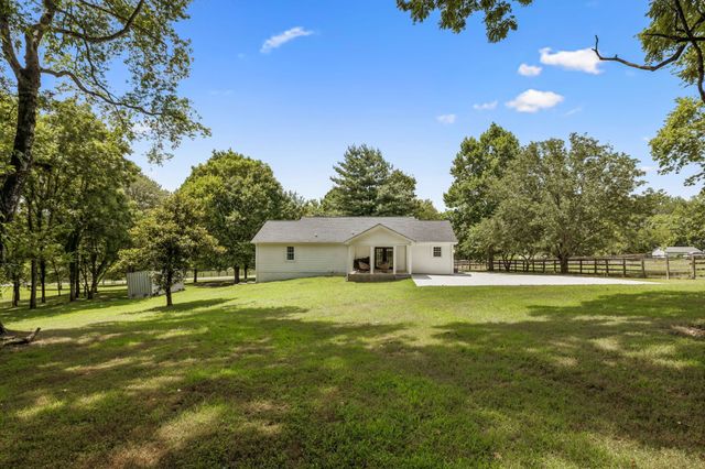 670 Northridge Rd, Columbia, TN 38401