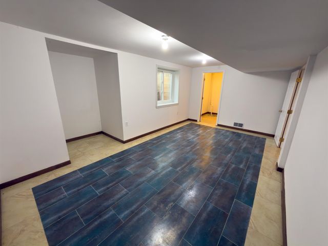 200 SW 11th St, Minot, ND 58701