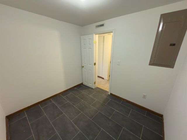 200 SW 11th St, Minot, ND 58701