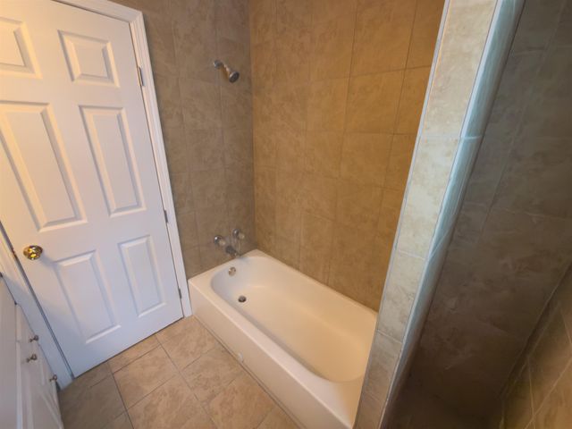 200 SW 11th St, Minot, ND 58701