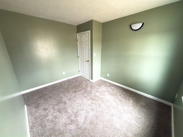 200 SW 11th St, Minot, ND 58701