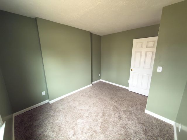 200 SW 11th St, Minot, ND 58701