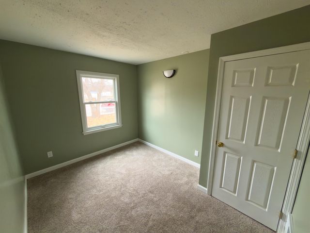 200 SW 11th St, Minot, ND 58701