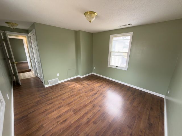 200 SW 11th St, Minot, ND 58701