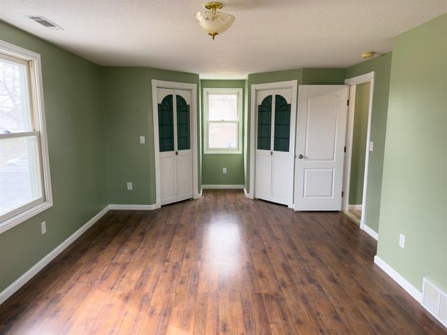 200 SW 11th St, Minot, ND 58701