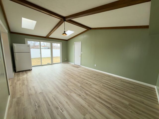 200 SW 11th St, Minot, ND 58701