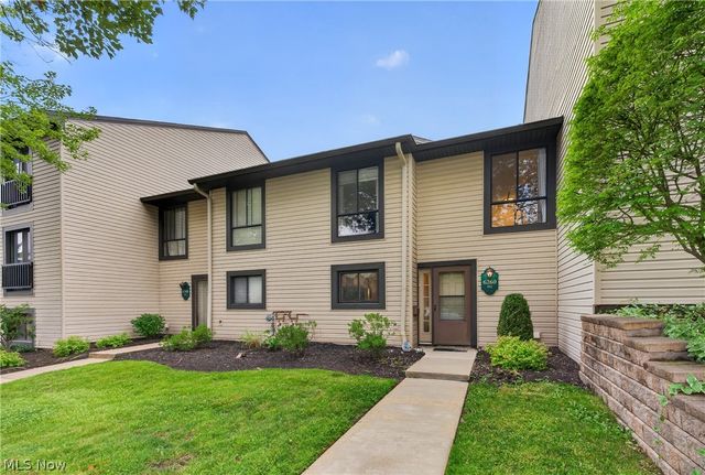 6260 Greenwood Pky 202, Northfield, OH 44067