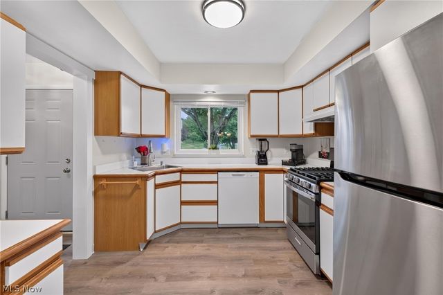 6260 Greenwood Pky 202, Northfield, OH 44067