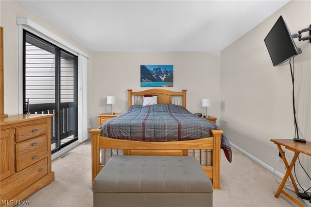 6260 Greenwood Pky 202, Northfield, OH 44067