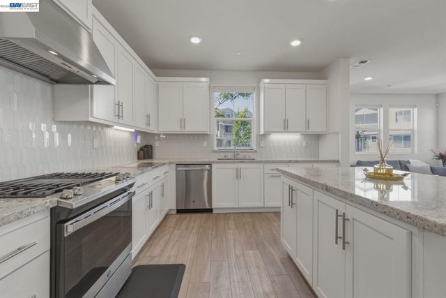 9274 Enterprise Dr, Newark, CA 94560