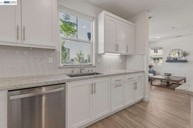 9274 Enterprise Dr, Newark, CA 94560