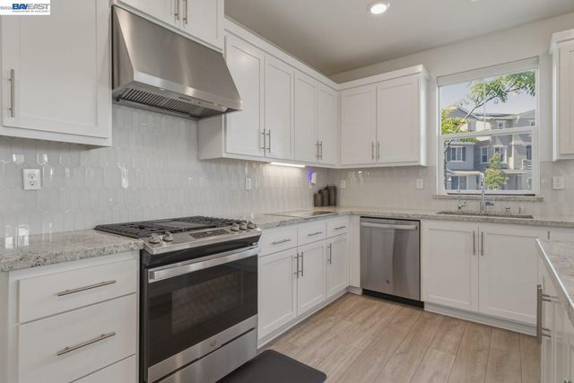9274 Enterprise Dr, Newark, CA 94560