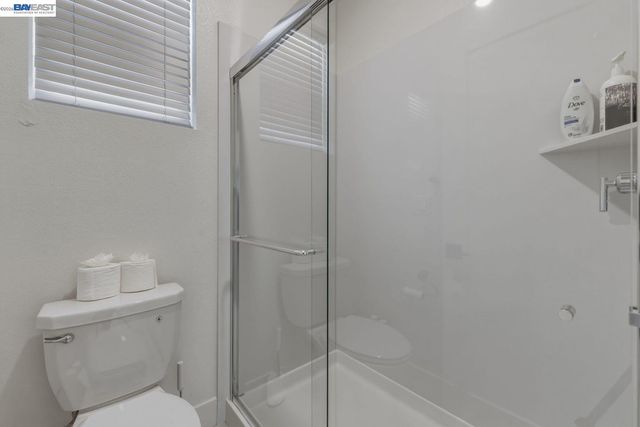 9274 Enterprise Dr, Newark, CA 94560