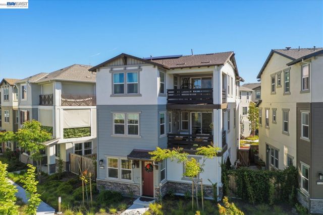 9274 Enterprise Dr, Newark, CA 94560