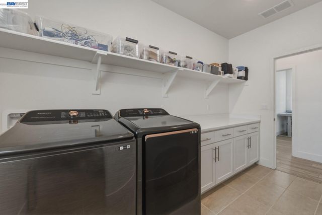 9274 Enterprise Dr, Newark, CA 94560