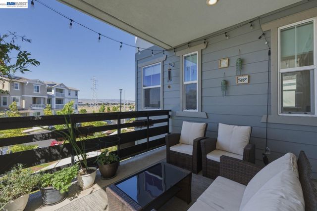 9274 Enterprise Dr, Newark, CA 94560