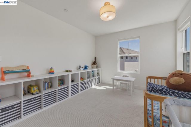 9274 Enterprise Dr, Newark, CA 94560
