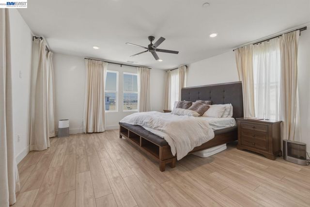 9274 Enterprise Dr, Newark, CA 94560