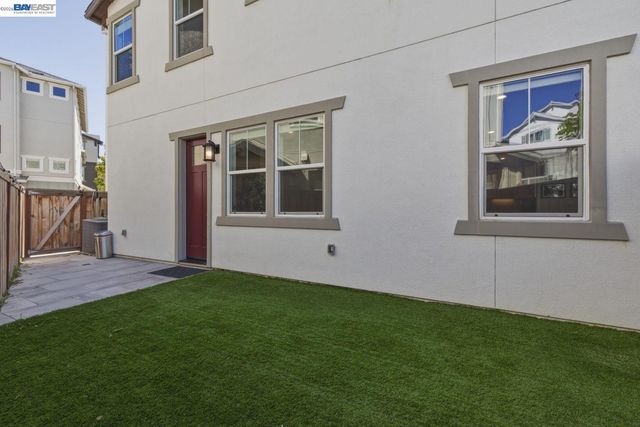 9274 Enterprise Dr, Newark, CA 94560