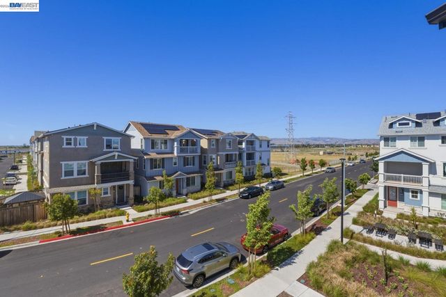 9274 Enterprise Dr, Newark, CA 94560
