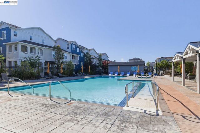 9274 Enterprise Dr, Newark, CA 94560