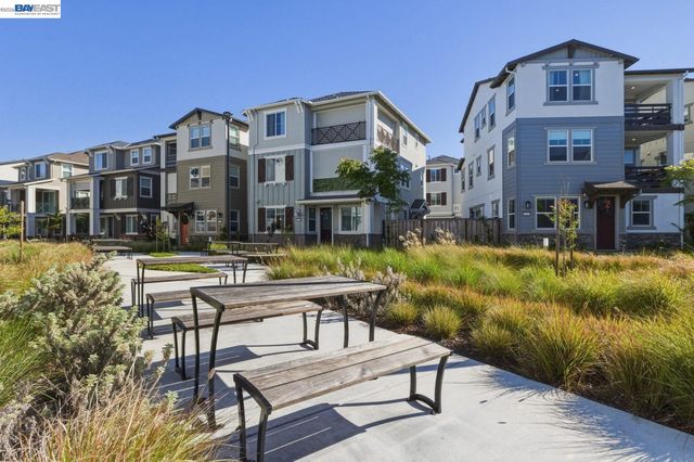 9274 Enterprise Dr, Newark, CA 94560