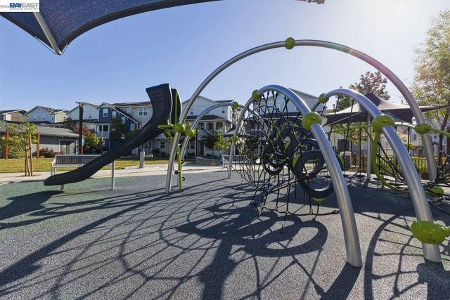 9274 Enterprise Dr, Newark, CA 94560