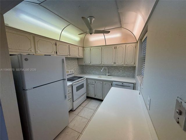 573 Durham U 573, Deerfield Beach, FL 33442