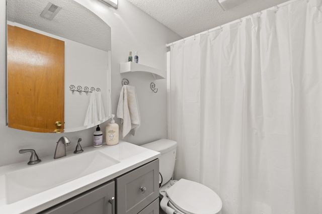 4724 78th Place, Urbandale, IA 50322