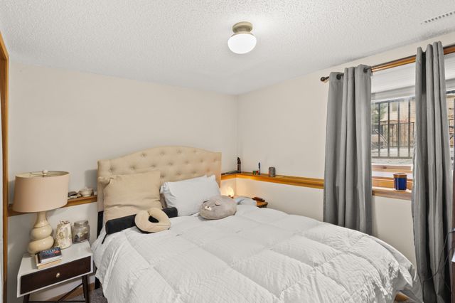 4724 78th Place, Urbandale, IA 50322