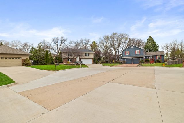 4724 78th Place, Urbandale, IA 50322