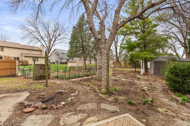 4724 78th Place, Urbandale, IA 50322