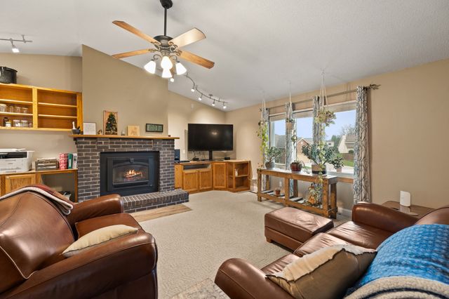 4724 78th Place, Urbandale, IA 50322