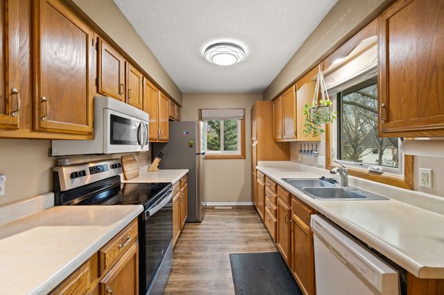 4724 78th Place, Urbandale, IA 50322