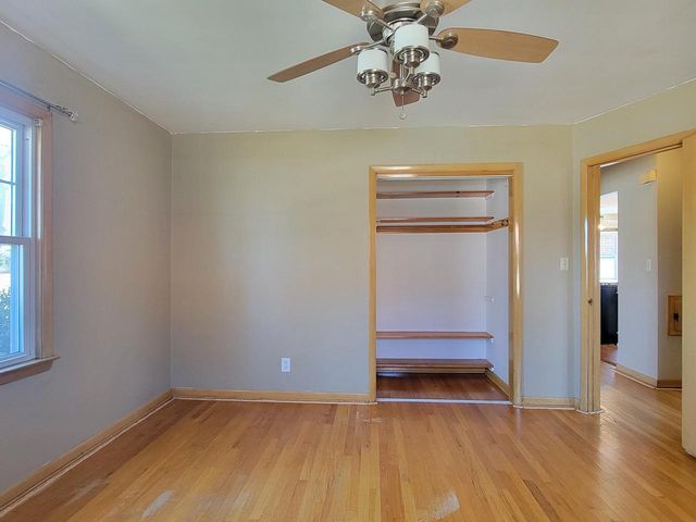 3657 S Taylor COURT, Milwaukee, WI 53207