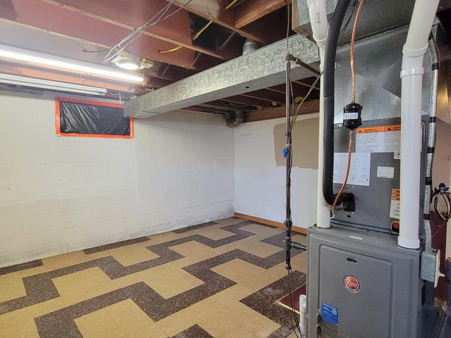 3657 S Taylor COURT, Milwaukee, WI 53207