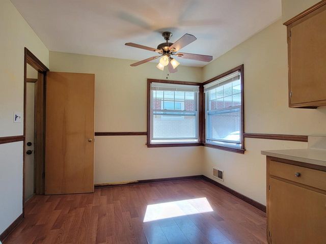 3657 S Taylor COURT, Milwaukee, WI 53207