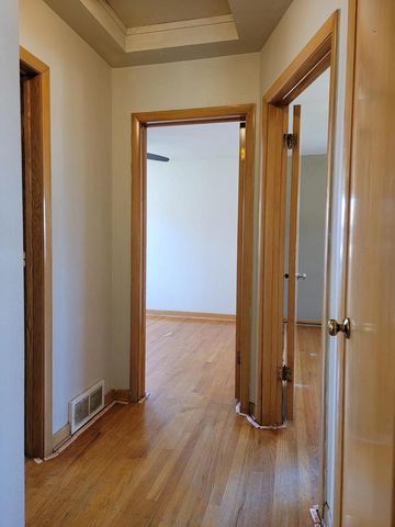 3657 S Taylor COURT, Milwaukee, WI 53207