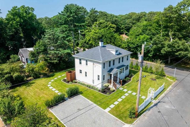 5 Pinetree Lane, Tisbury, MA 02568