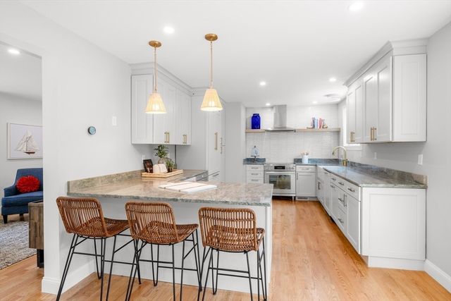 5 Pinetree Lane, Tisbury, MA 02568