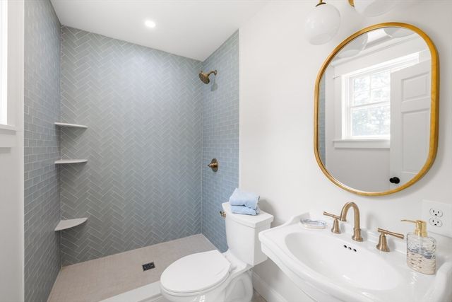 5 Pinetree Lane, Tisbury, MA 02568