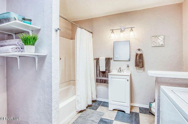 221 HADLOCK Street B, El Paso, TX 79905