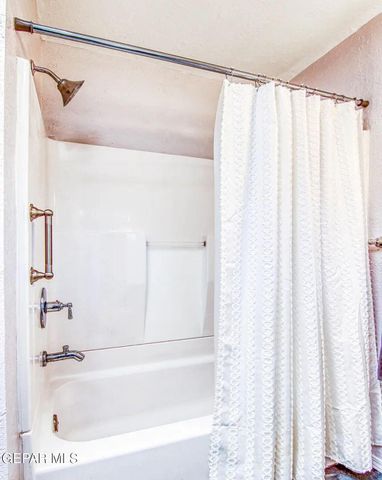 221 HADLOCK Street B, El Paso, TX 79905