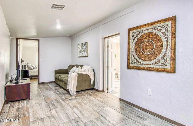 221 HADLOCK Street B, El Paso, TX 79905