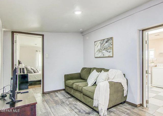 221 HADLOCK Street B, El Paso, TX 79905