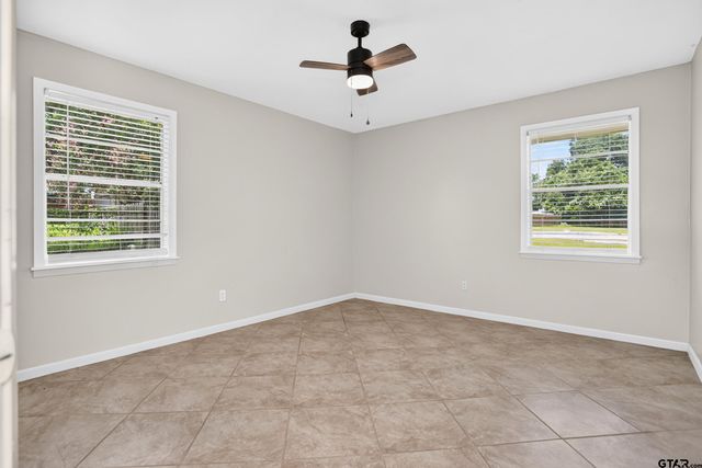 635 W Church Street, Centerville, TX 75833