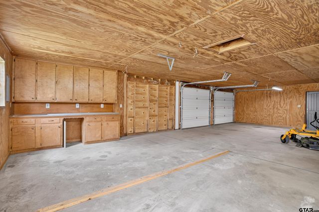 635 W Church Street, Centerville, TX 75833