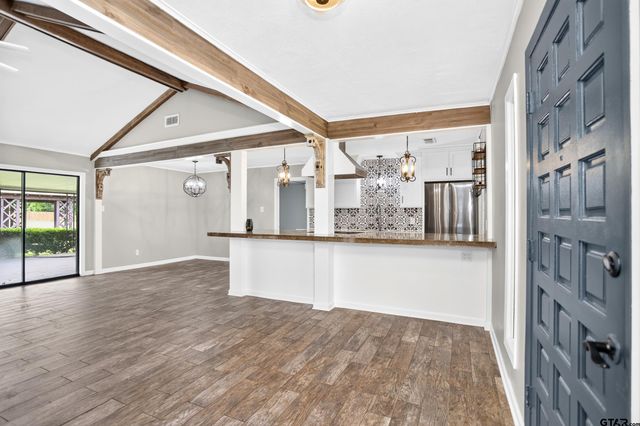 635 W Church Street, Centerville, TX 75833