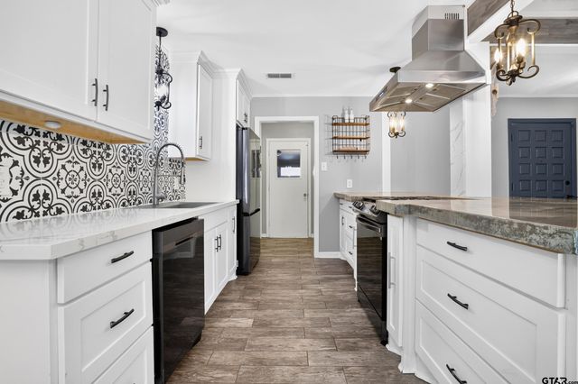 635 W Church Street, Centerville, TX 75833